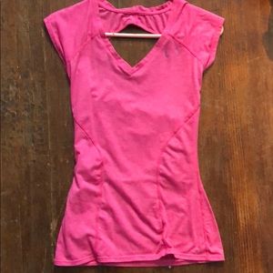 Workout cutout t-shirt
